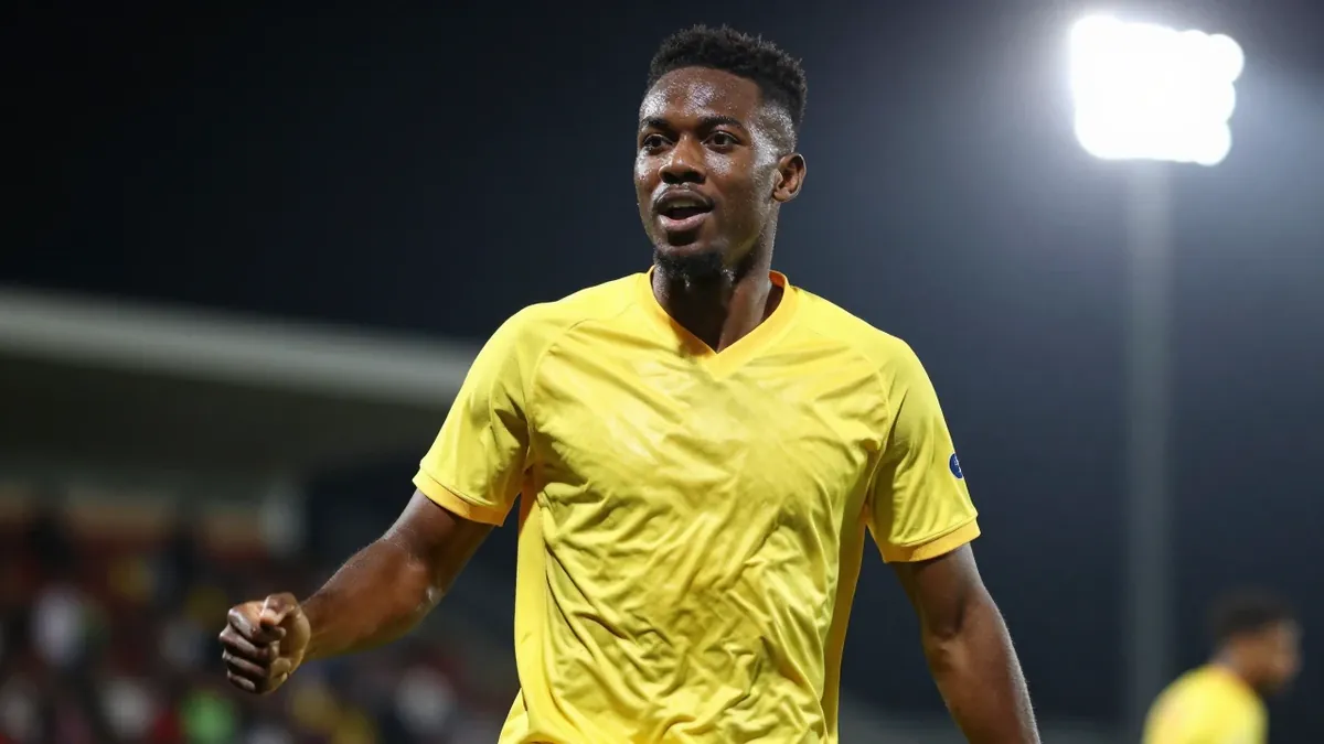 Motor Lublin has signed Mamadou Tall and Mateusz Posmyk while preparing for Saturday's Ekstraklasa match against Legia...